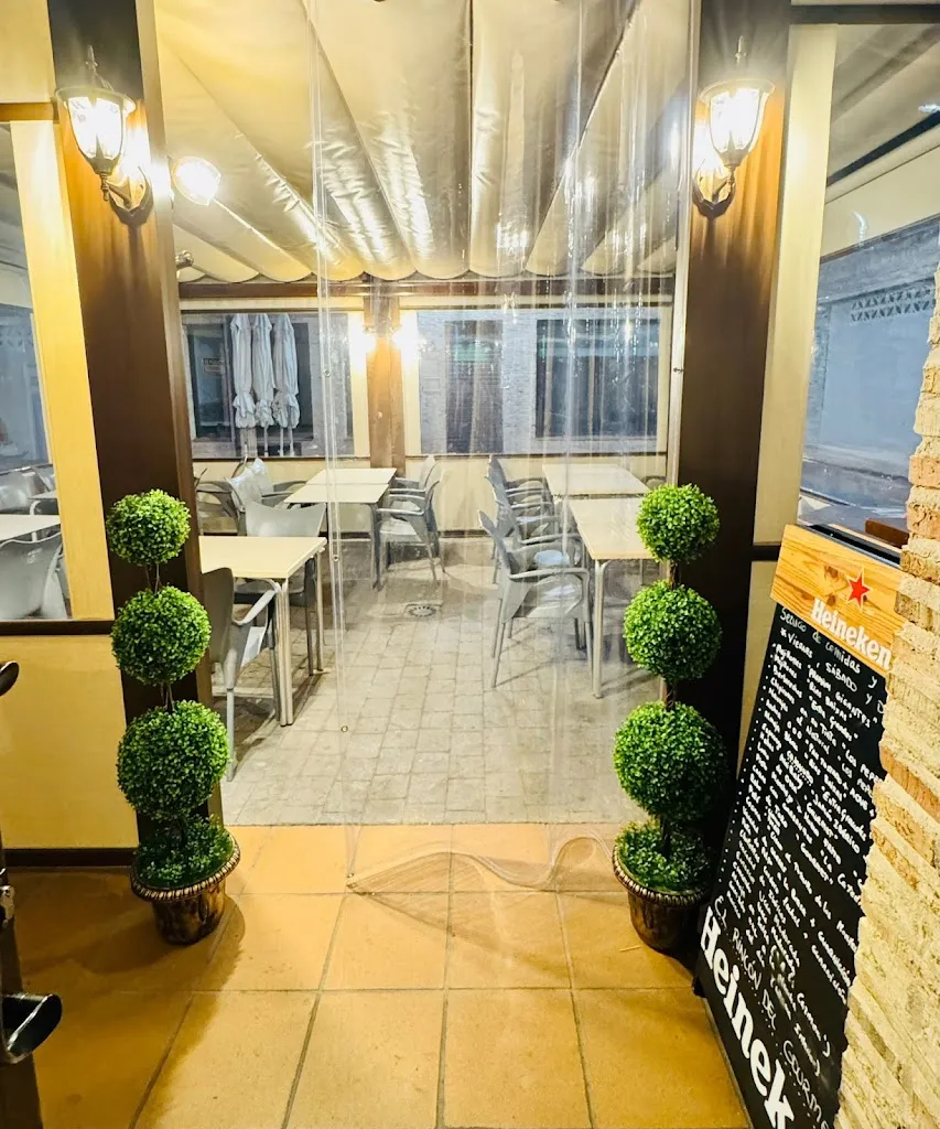 El Pinchoteo - Bar & Churrería_Lominchar_slider_image_1