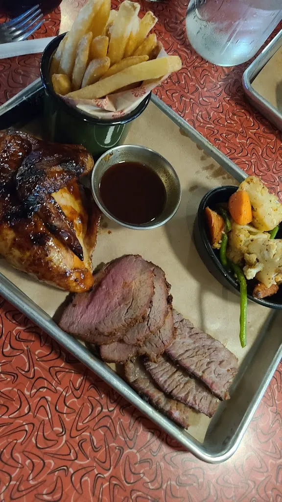 Chris V_Lucille's Smokehouse Bar-B-Que_Lucillos_review