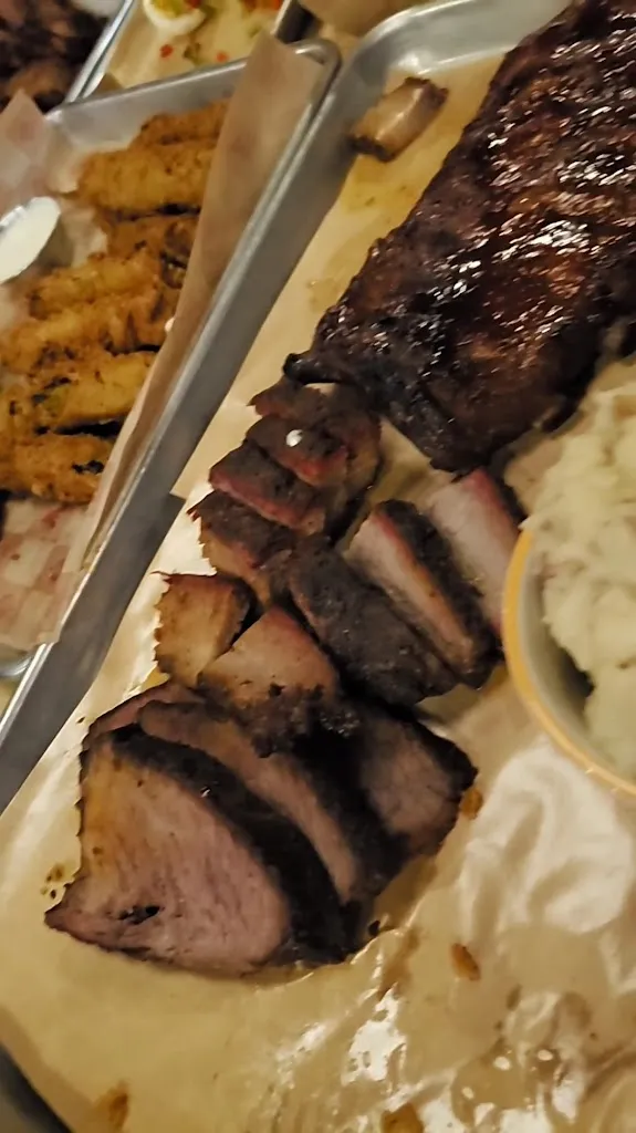 Lucille's Smokehouse Bar-B-Que_Lucillos_slider_image_2