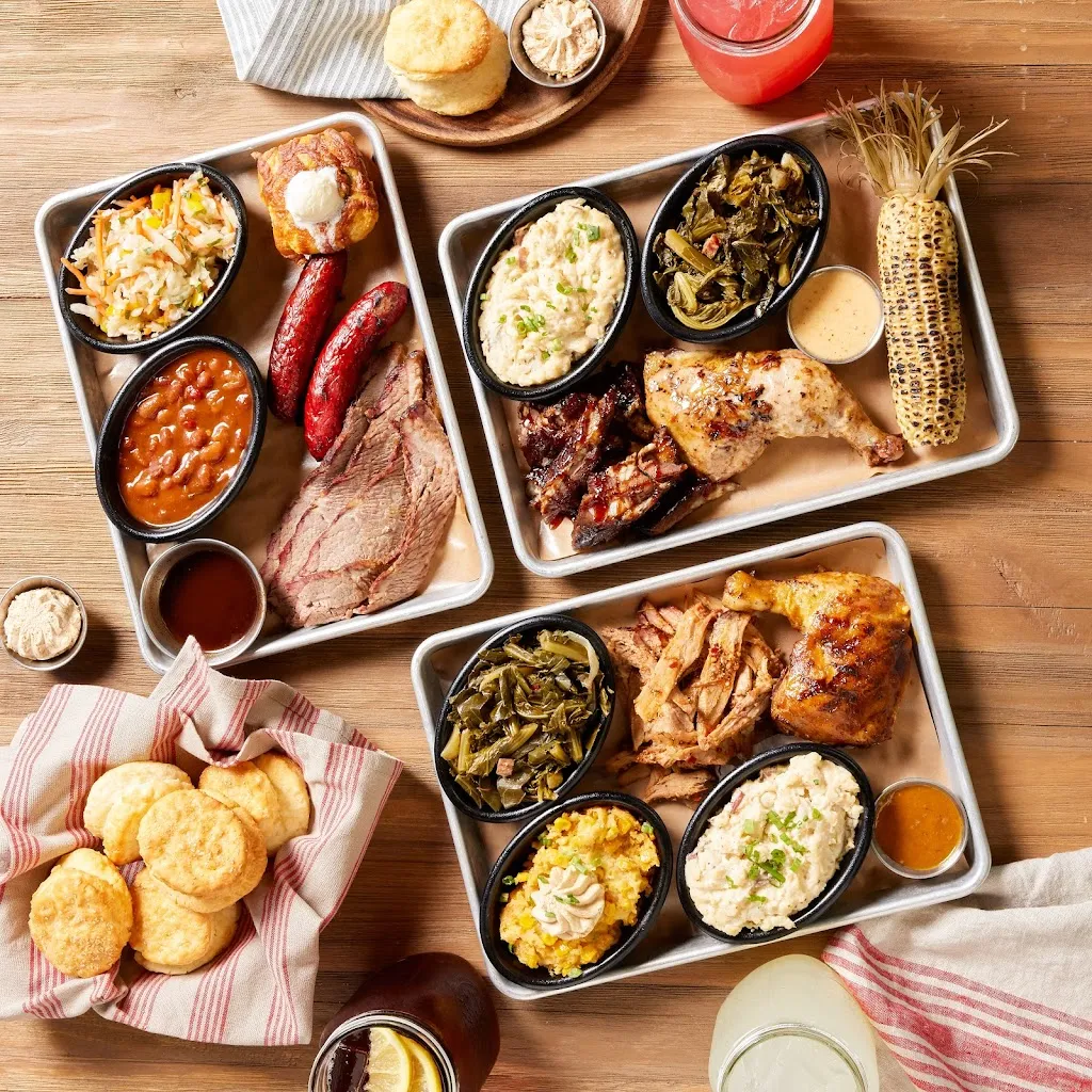 Lucille's Smokehouse Bar-B-Que_Lucillos_slider_image_3