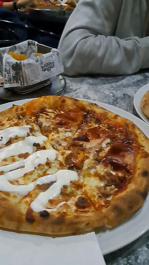 Pizzeria Tooty_Madridejos_slider_image_2