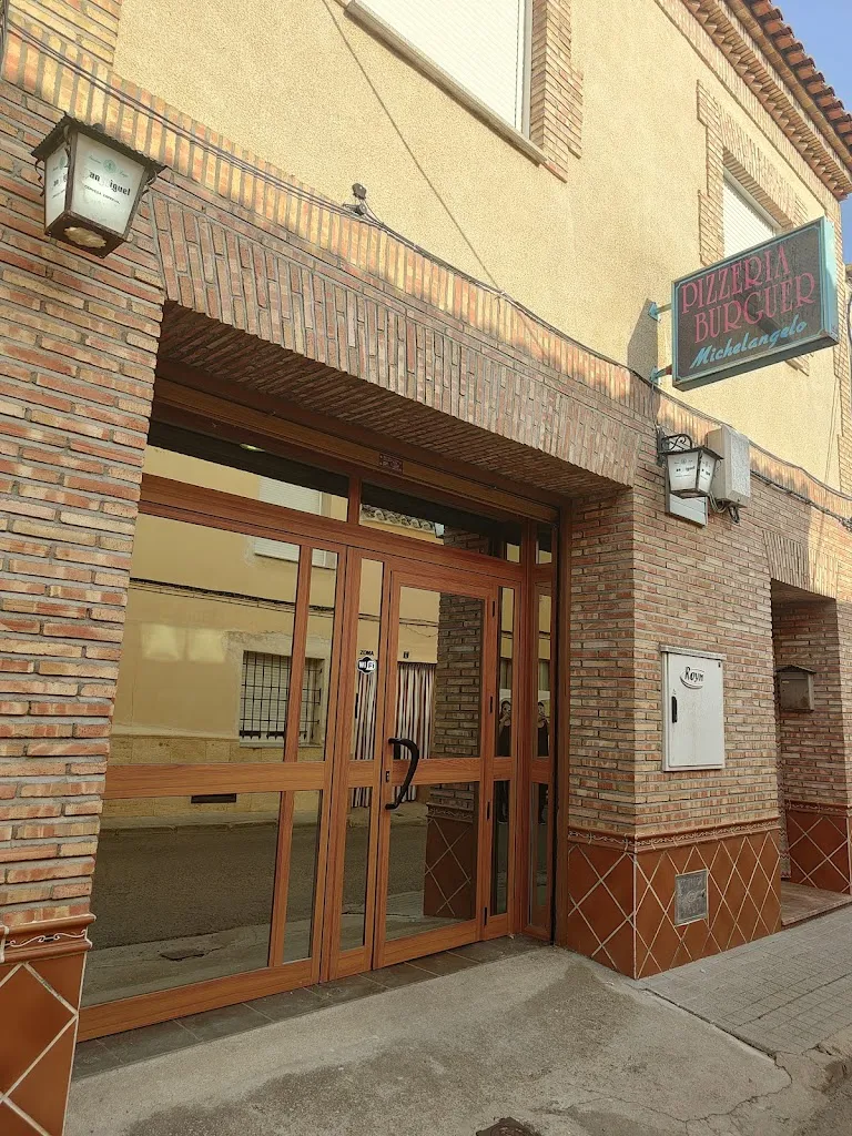 Pizzeria Michelangelo_Madridejos_slider_image_2