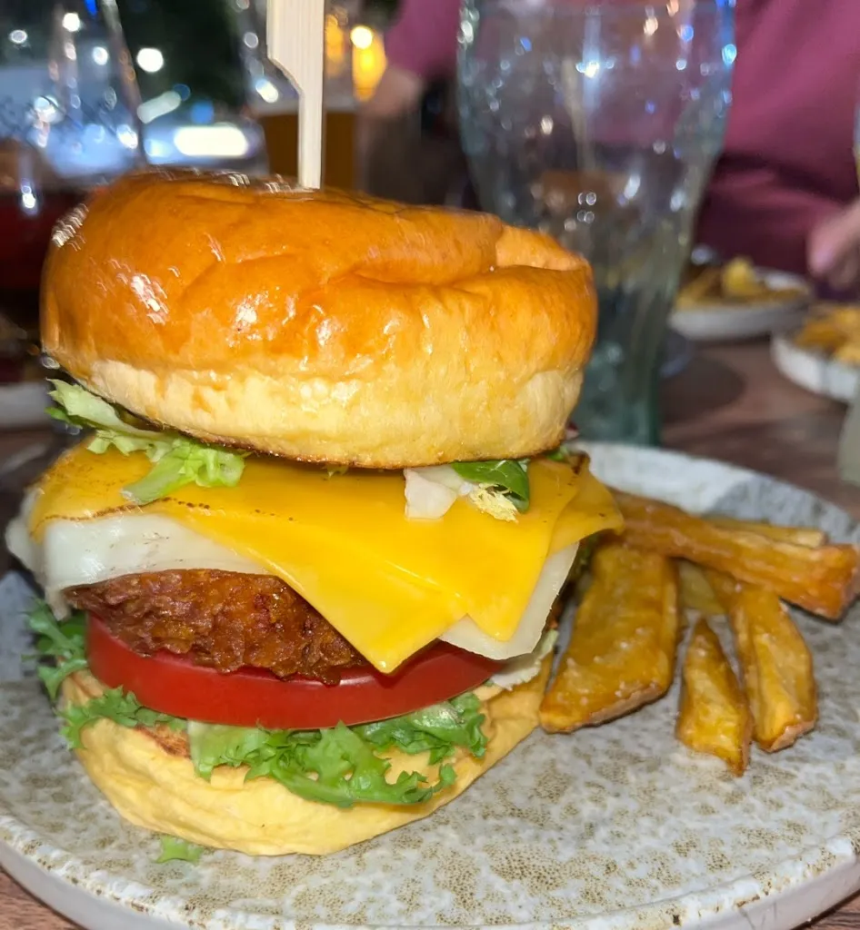 MARTA VIDAL_ALUCHEBLATT BURGER & BAR_Maqueda_review