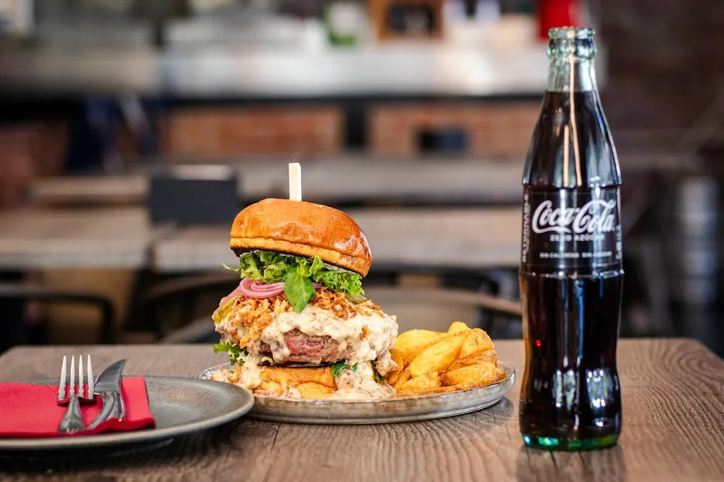 ALUCHEBLATT BURGER & BAR_Maqueda_slider_image_2