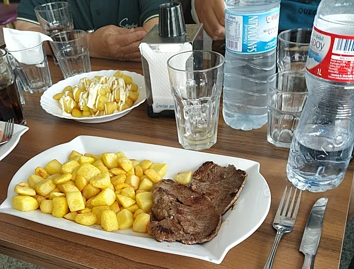 Ángel_Bar Restaurante San Luis_Mascaraque_recensione