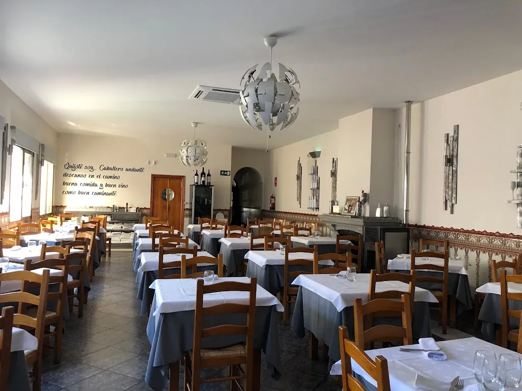 Cafe Bar Stop_Mazarambroz_slider_image_3