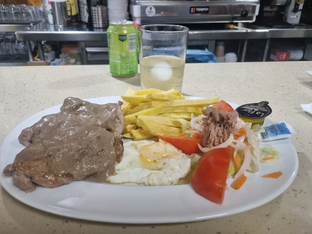 Carlos Morales_Bar Colón_Huércal-Overa_review