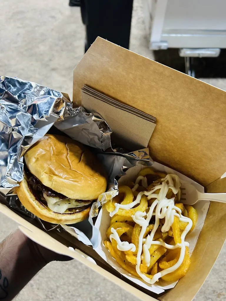 Menu_Hamburguesería Illescas | Foodtruck Lion Recinto Ferial_Illescas_image_8