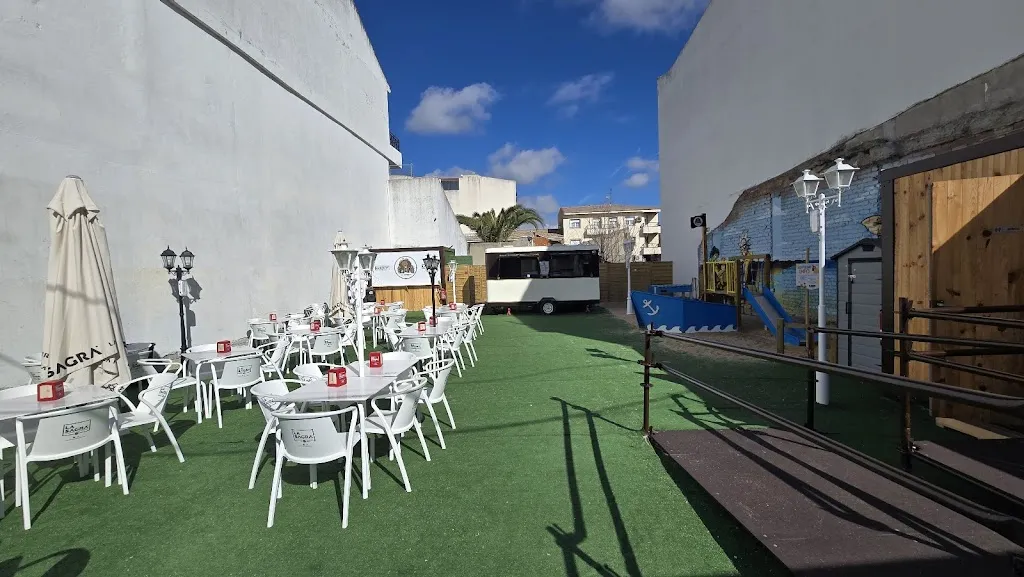 Hamburguesería Illescas | Foodtruck Lion | Plaza de los Leones restaurant in Illescas