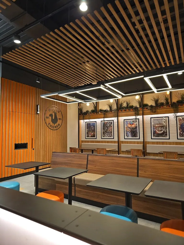 Luis Fernando Rangel Pérez_Popeyes Famous Louisiana Chicken_Illescas_review