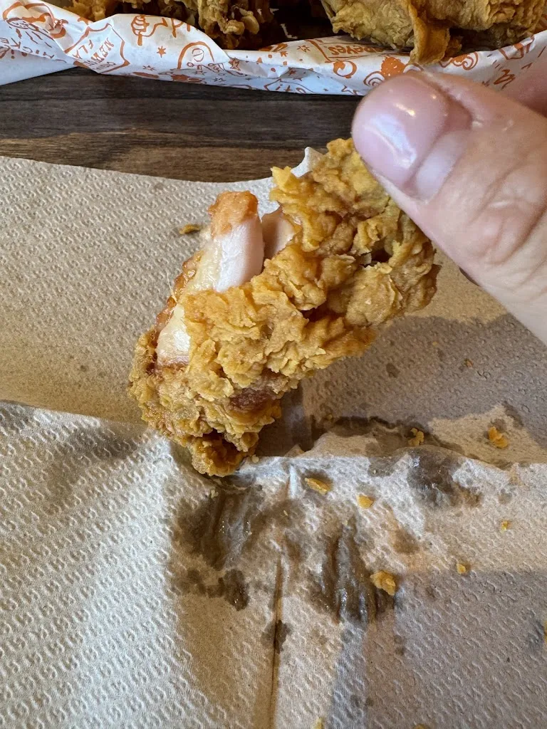 isabel zhu_Popeyes Famous Louisiana Chicken_Illescas_review