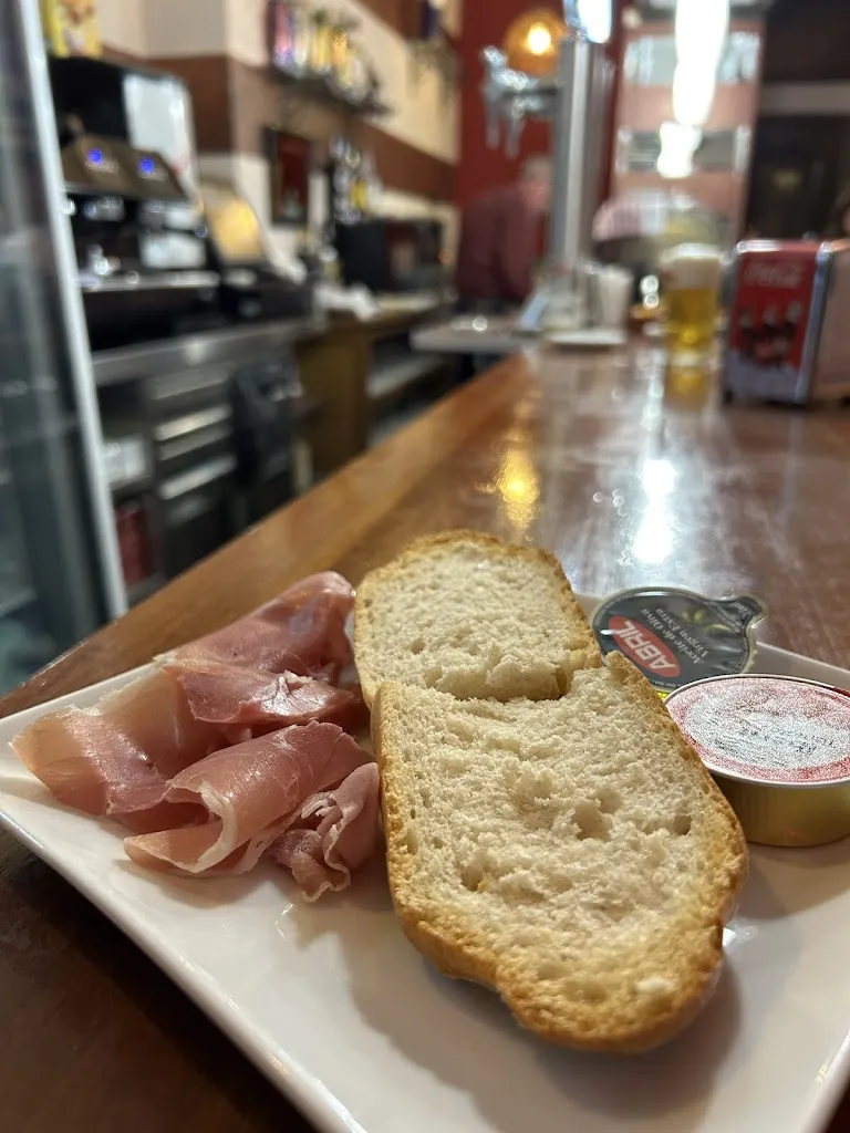 Bar La Plaza_Menasalbas_slider_image_2