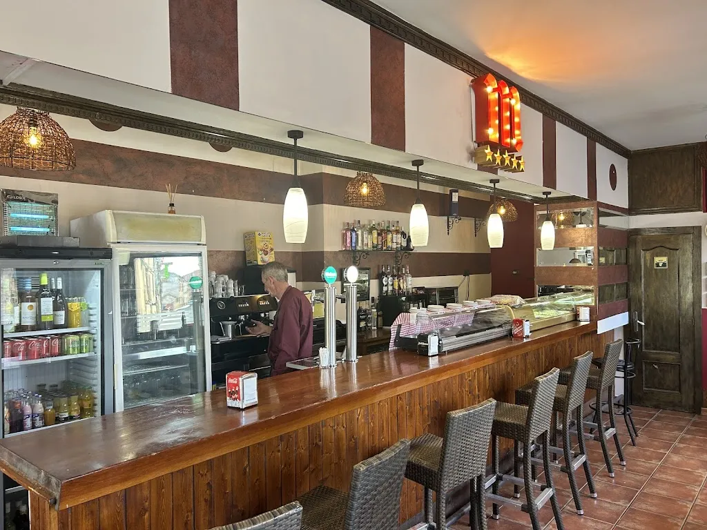 Bar La Plaza_Menasalbas_slider_image_3