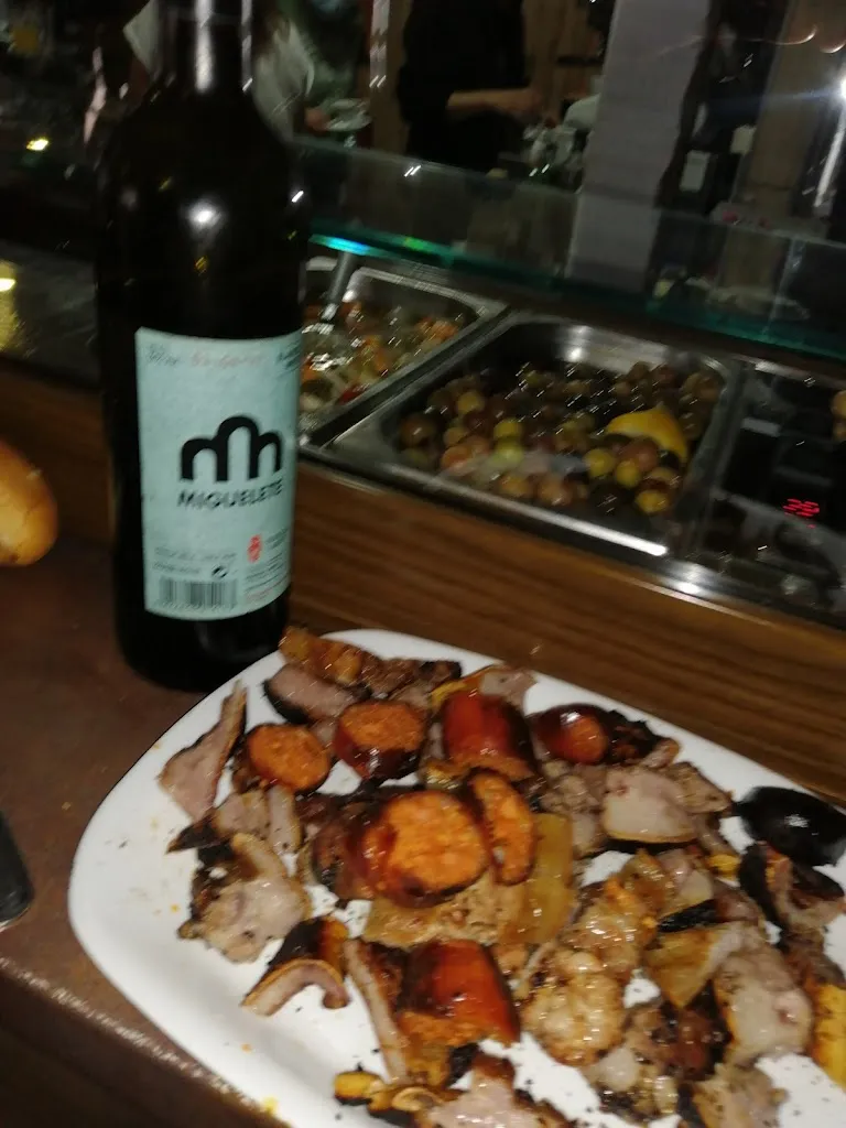 Viajando por la Mancha ART Marchante quijote Mncheg_BAR MARIO Y SERGIO_Miguel Esteban_review