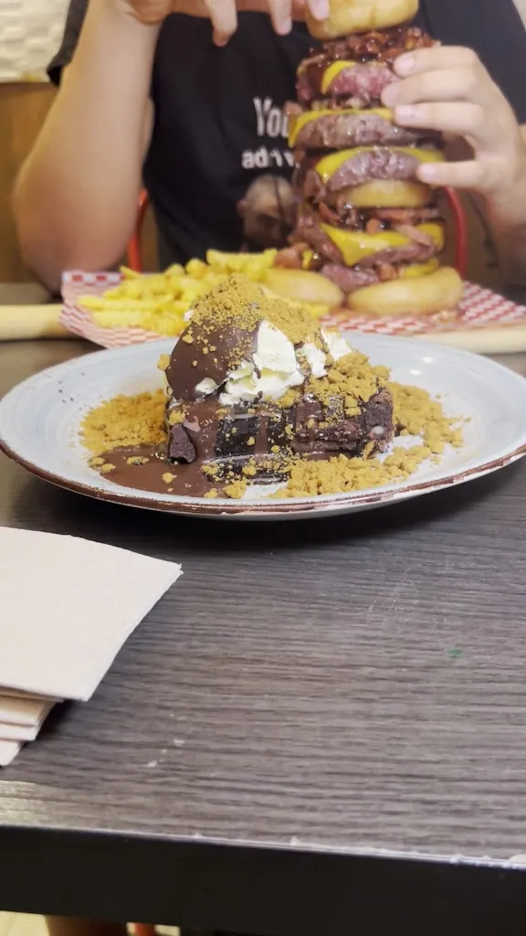 RUTA 13 HAMBURGUESERÍA_Mejorada_slider_image_2