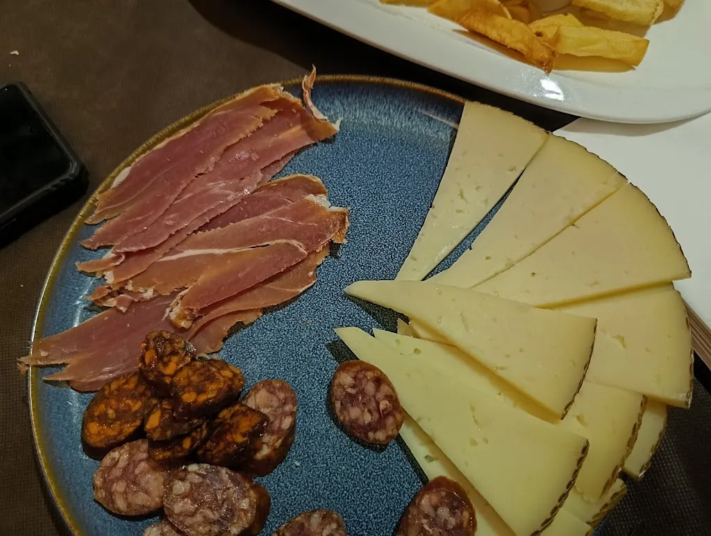 Menu_Mesón El Pozo Luminoso y Hostal Bar Cafetería Restaurante Alhambra_Mocejón_image_9