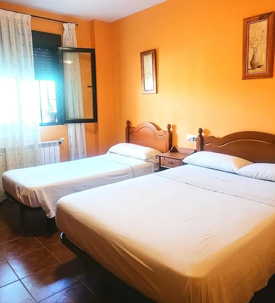 Hostal La Aldaba_Montearagón_slider_image_2