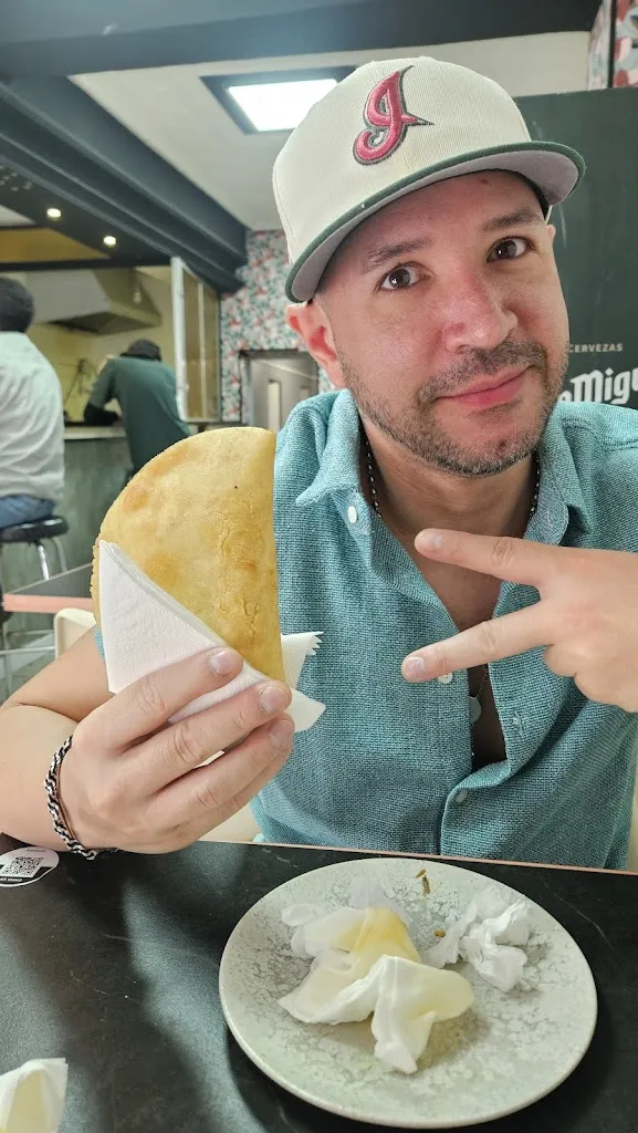 Yenis Machado_Chichiriviche_Mora_recensione