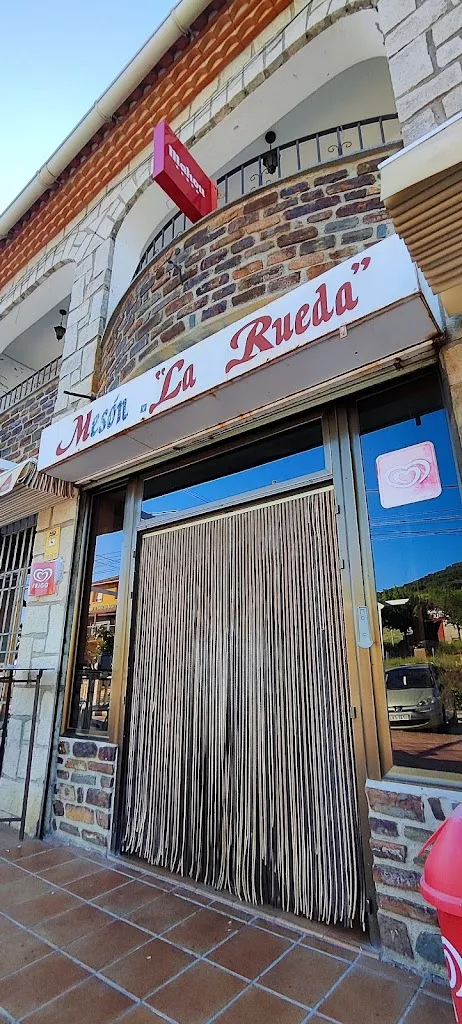Mesón la Rueda restaurant in Nava de Ricomalillo La
