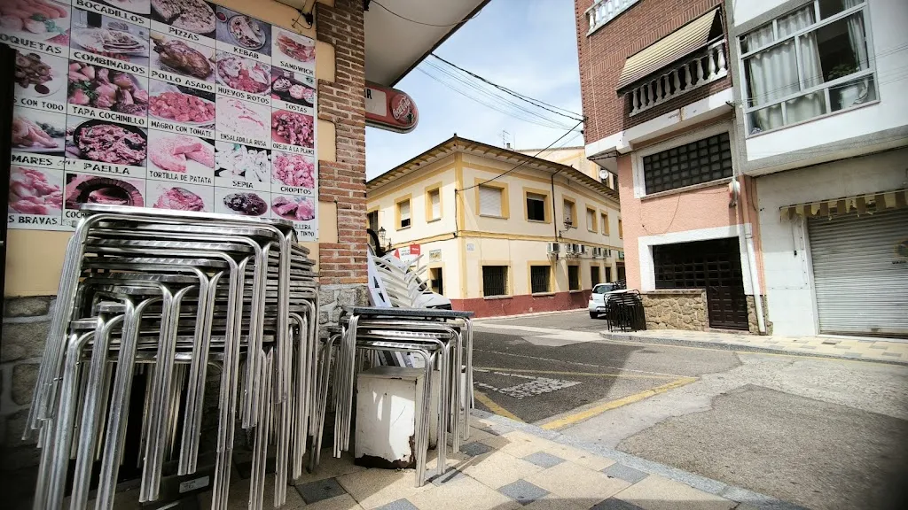 Bar La Plaza_Navalcán_slider_image_1