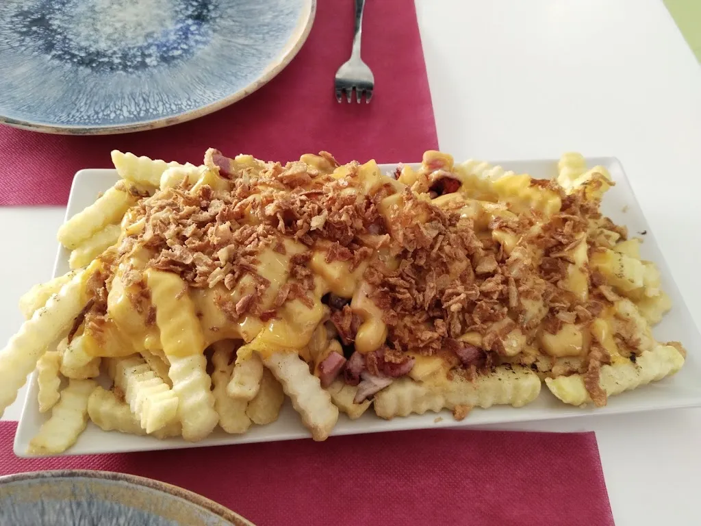 Anna_The Garrison Bar&Pub_Navahermosa_review