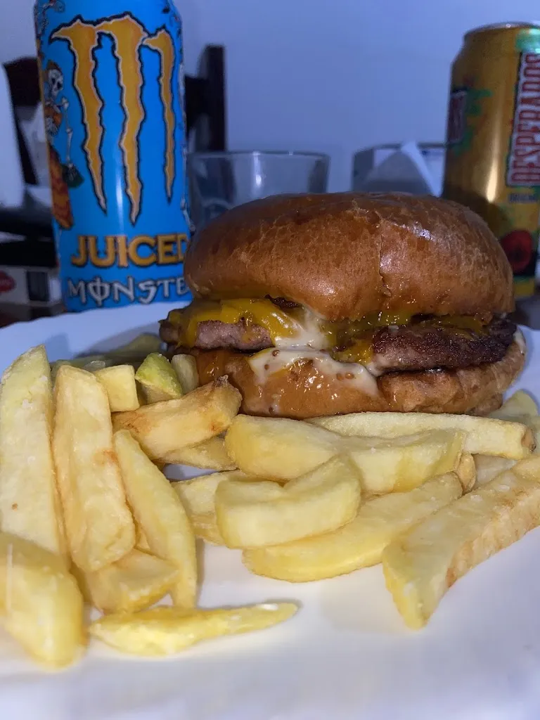 Xoch Jarquín_The Garrison Bar&Pub_Navahermosa_review