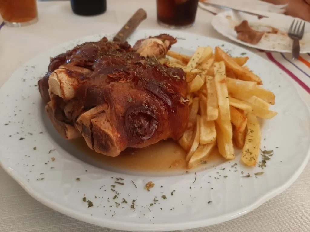 Mesón el cuco restaurant in Navalmoralejo