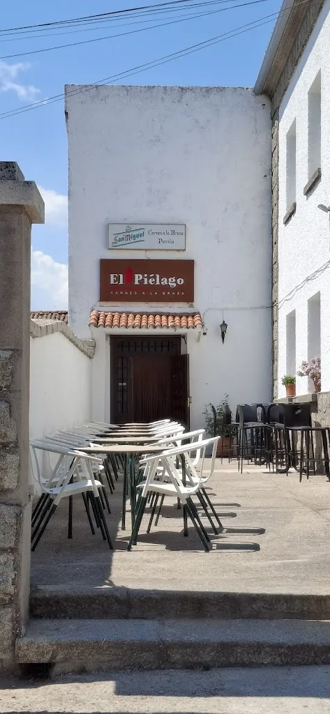 Pablo Martínez_El Piélago_Navamorcuende_review