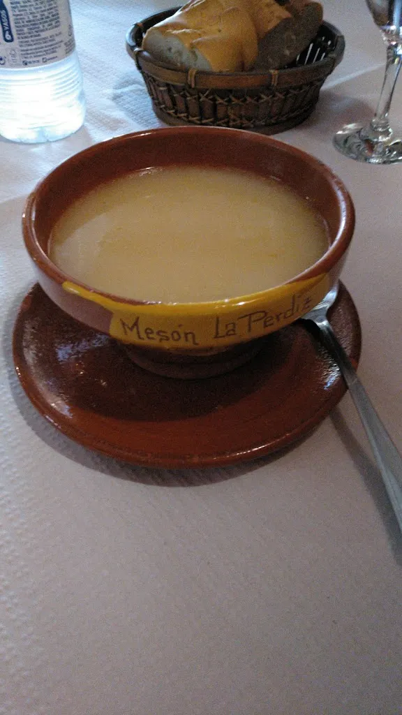 paco035_Mesón Restaurante La Perdiz_Nombela_recensione