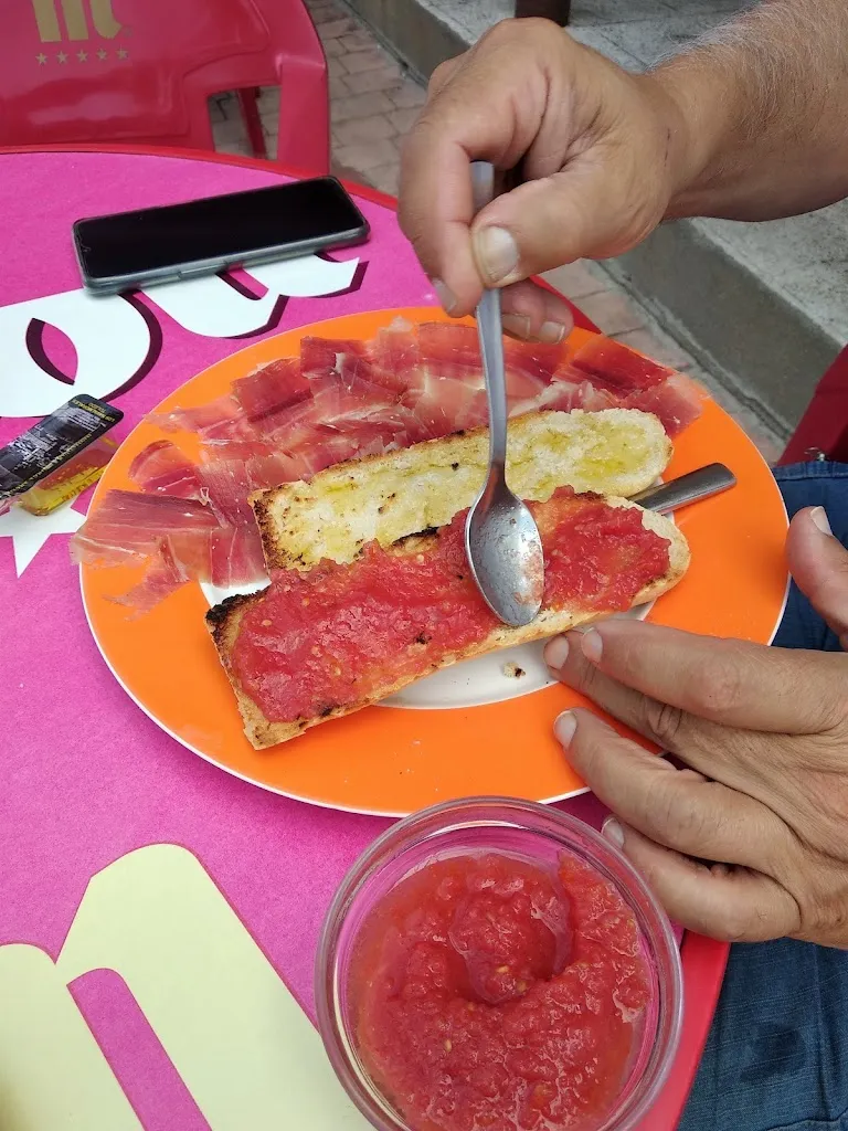 Gema M_Café bar, Avenida_Navalmorales Los_review