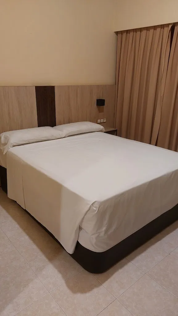 dominic o ́connell_La Parada_Ontígola_review