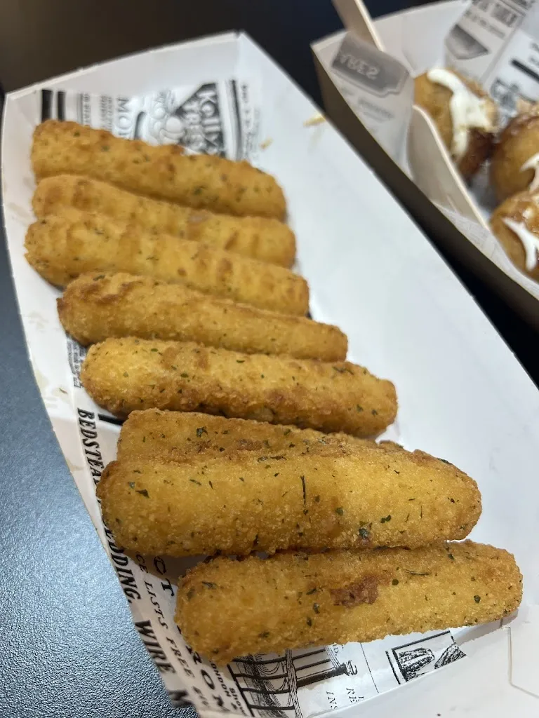 Menu_Distreato Perritos House - Street Food Kitchen_Pantoja_image_9