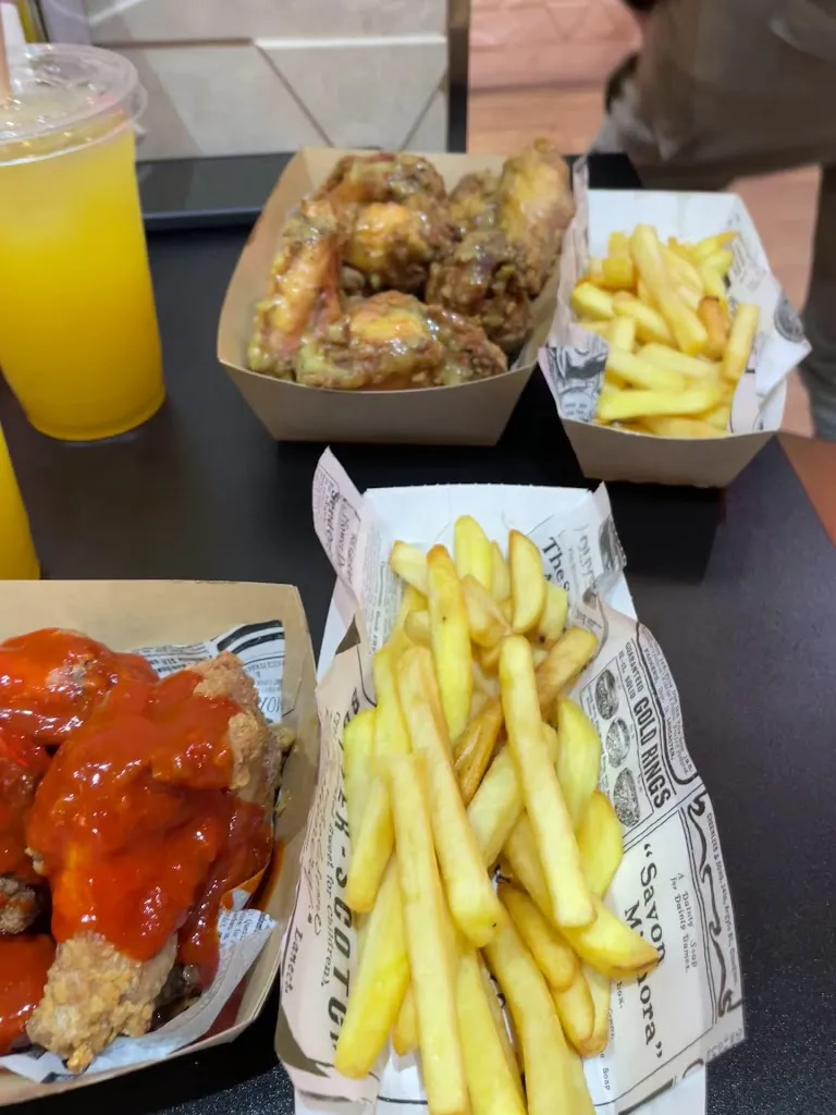 Distreato Perritos House - Street Food Kitchen_Pantoja_slider_image_2