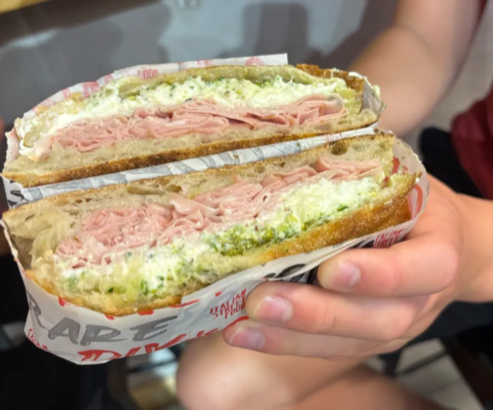 Marija Bošković_DIVORARE l Focaccia Madrid_Pantoja_review