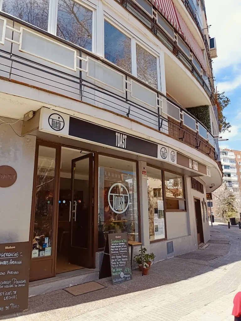 Silvia Gutiérrez_TOAST BAR-RESTAURANT_Otero_review