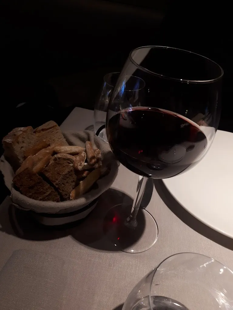 Dmitriy Yadrov_La Raquetista l Restaurante Retiro_Otero_review