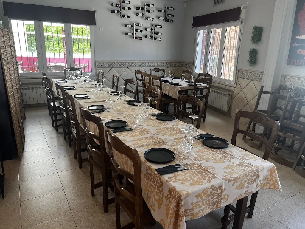 Cervecería Entre Tapas y Vinos restaurant in Olías del Rey