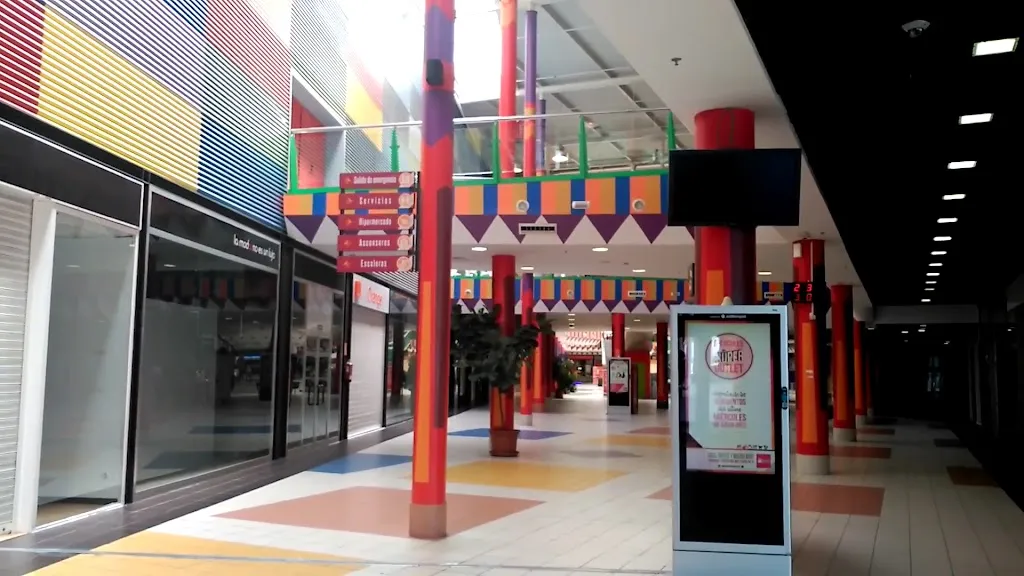 Parque Comercial Puerta de Toledo_Olías del Rey_slider_image_2