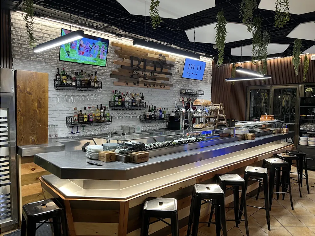 Bar la Plaza restaurant in Paredes de Escalona