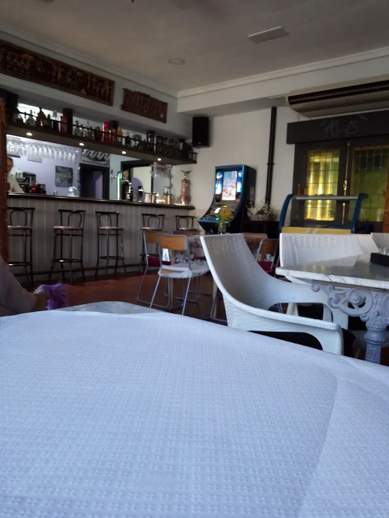 Alex Running Man_Cervecería arco's_Paredes de Escalona_review