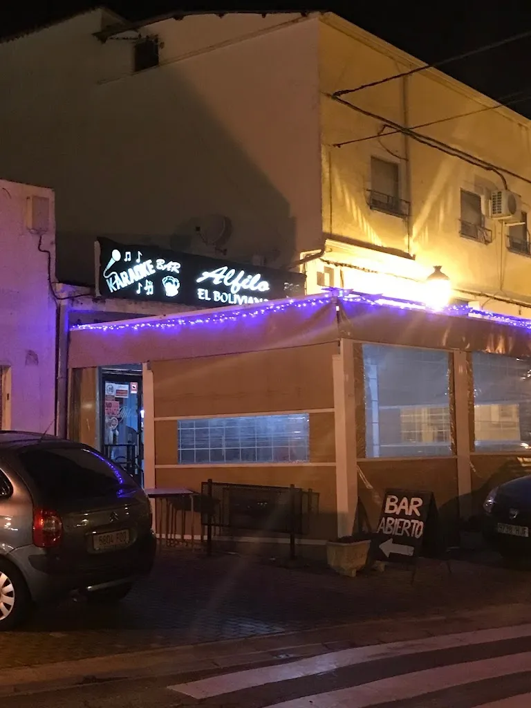 Bar Alfilo restaurant in Paredes de Escalona