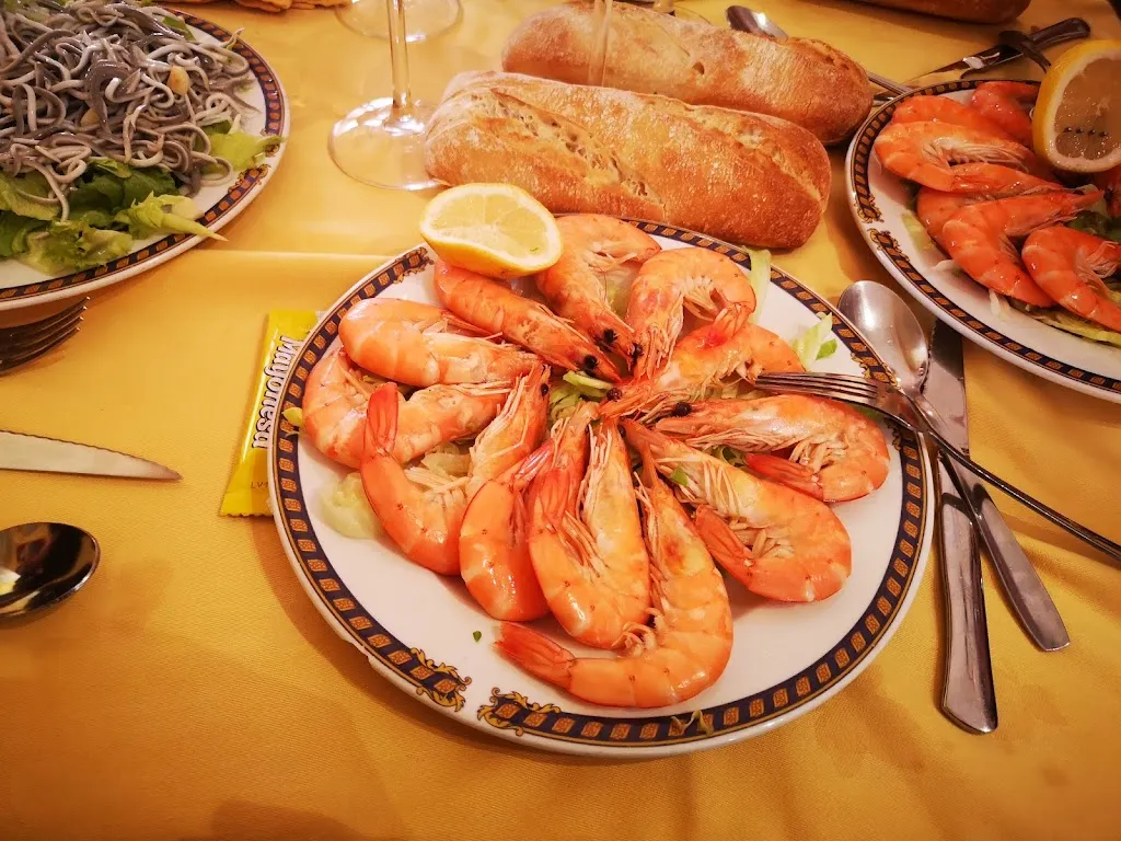 Rosa Mª_Pub restaurante terraza encuentros_Pueblanueva La_review