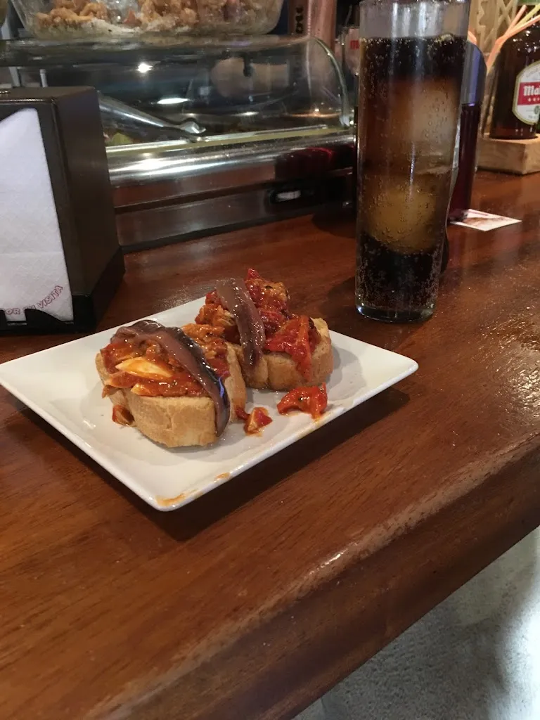 Angel Vallejo Merino_Bar La Caña_Puebla de Almoradiel La_review