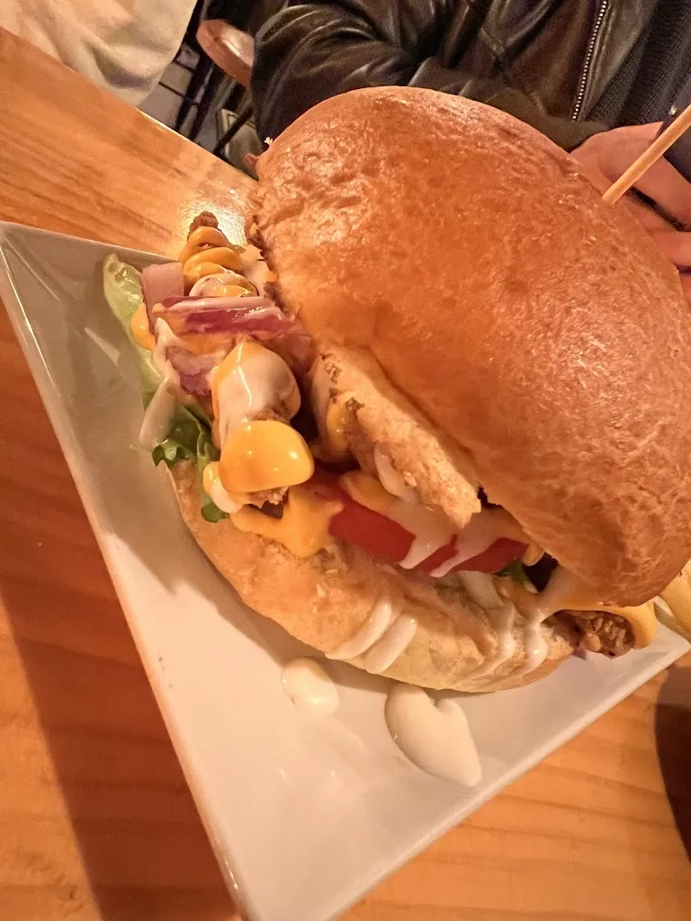 iñigo Perianes_Roman Coffee & Afterwork_Puebla de Almoradiel La_review