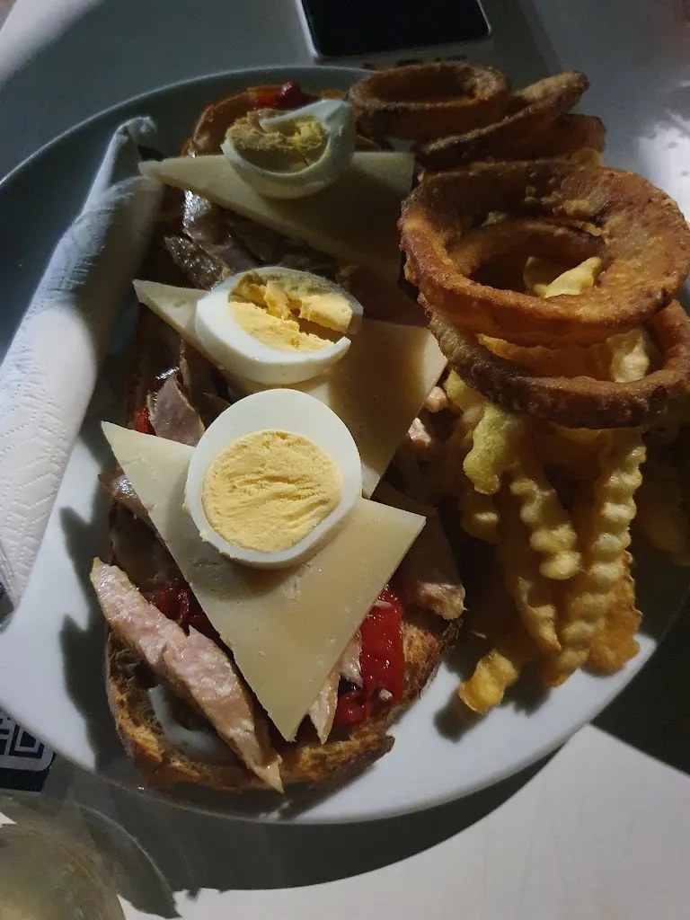 Menu_Cervecería rizos_Polán_image_3