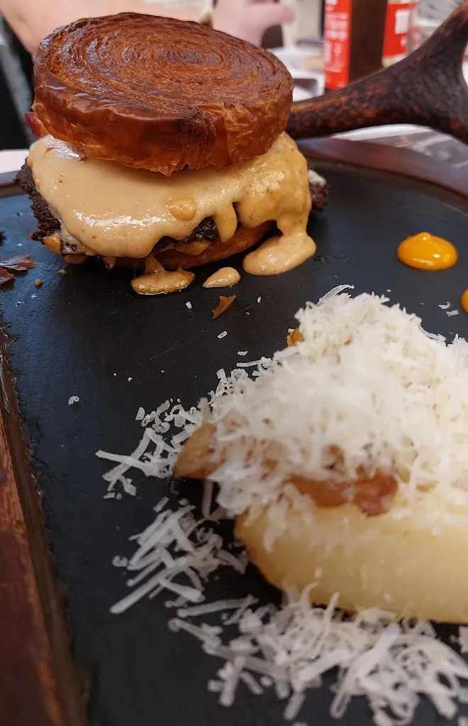 Lorena_EL HOLLEJO_Pulgar_review