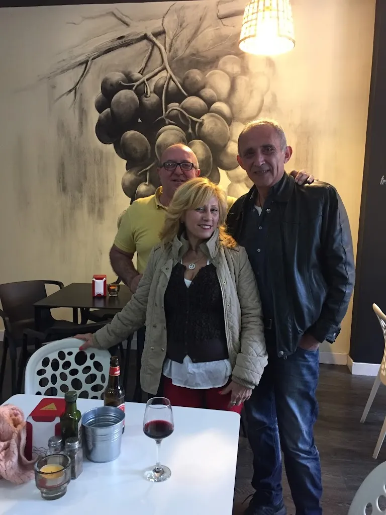 Isabel Enriquez Asesora Inmobiliaria_Taberna El Pintor de Uvas_Pechina_review