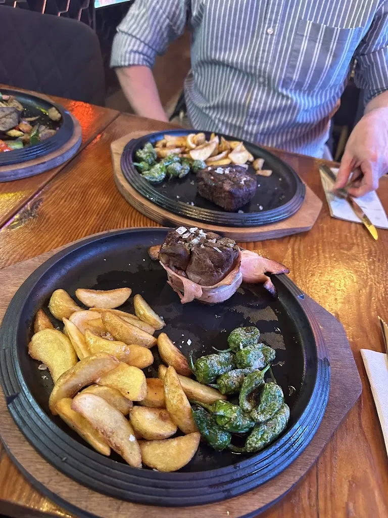 Lucie Mitchell_Parrilla Street_Parrillas_review