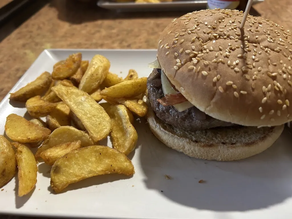 Cervecería La Torre by Larry._Real de San Vicente El_slider_image_3