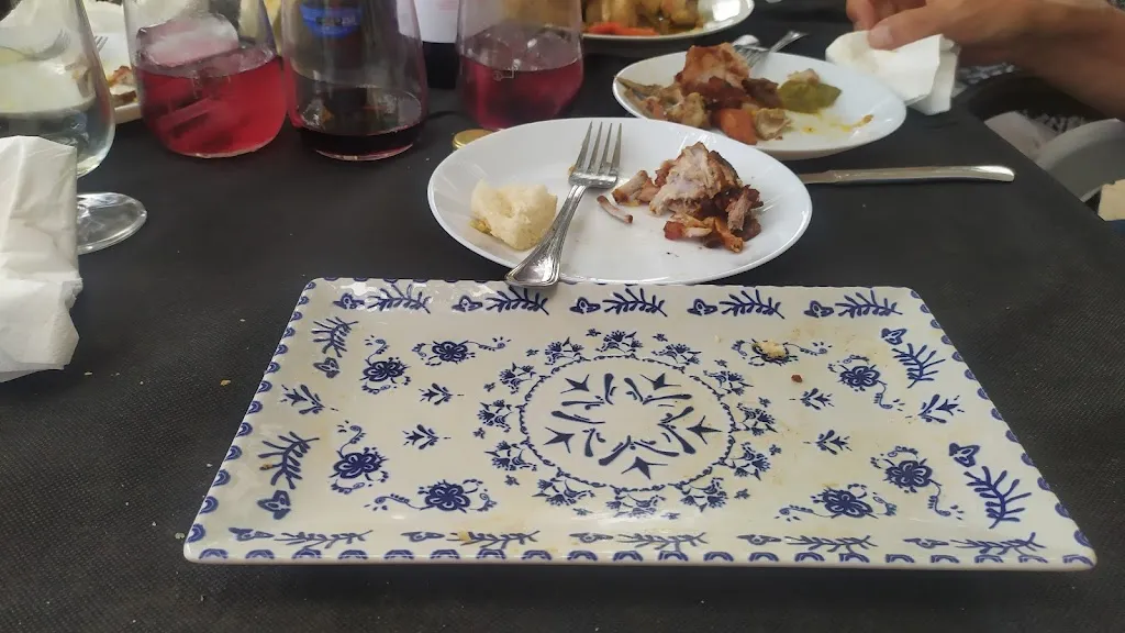 Menu_The Pool Bar_San Román de los Montes_image_1